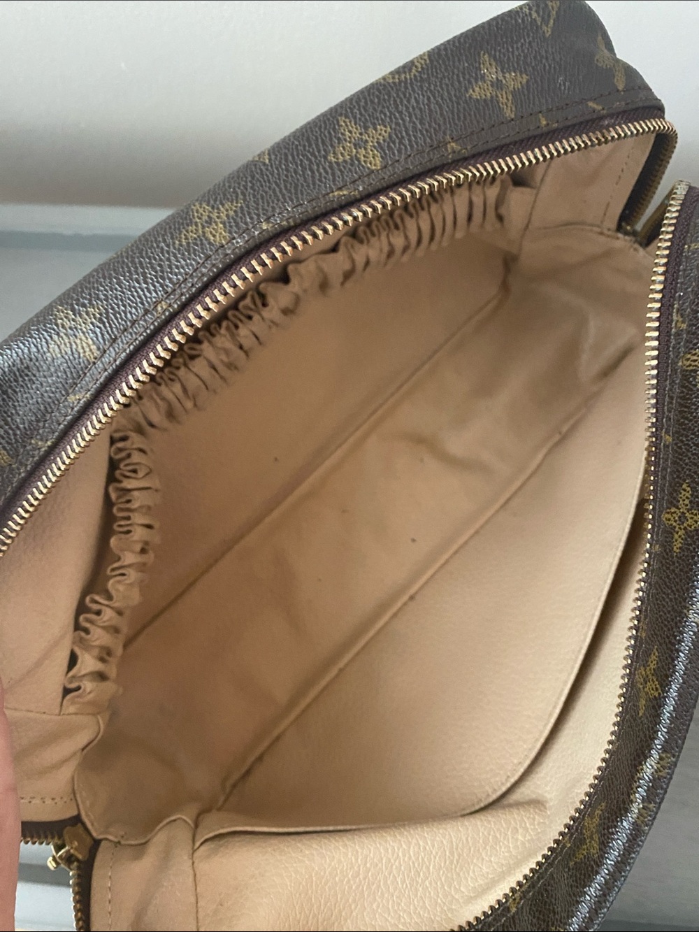 Louis Vuitton Monogram Trousse Toiletry Pouch 28 with LV Dust Bag - Picture 9 of 12